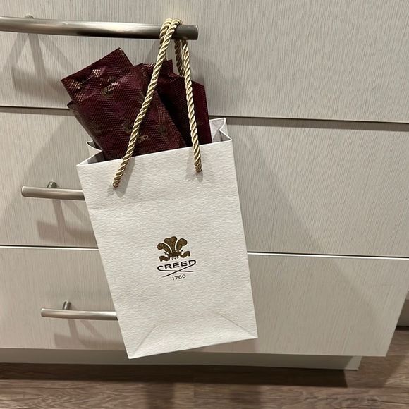 Creed Handbags - 💤Last Deal 💤Creed shopping bag and tissue paper